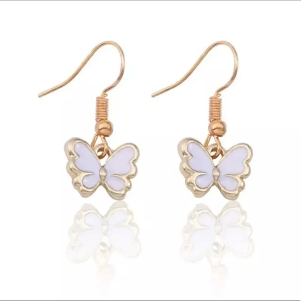 3/$30 💛 Butterfly Earrings